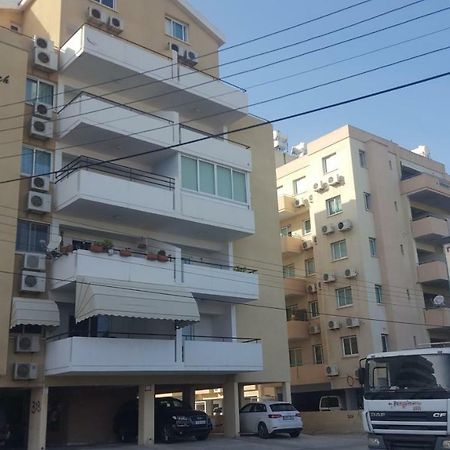 Makenzy Apartment Larnaca Exteriör bild