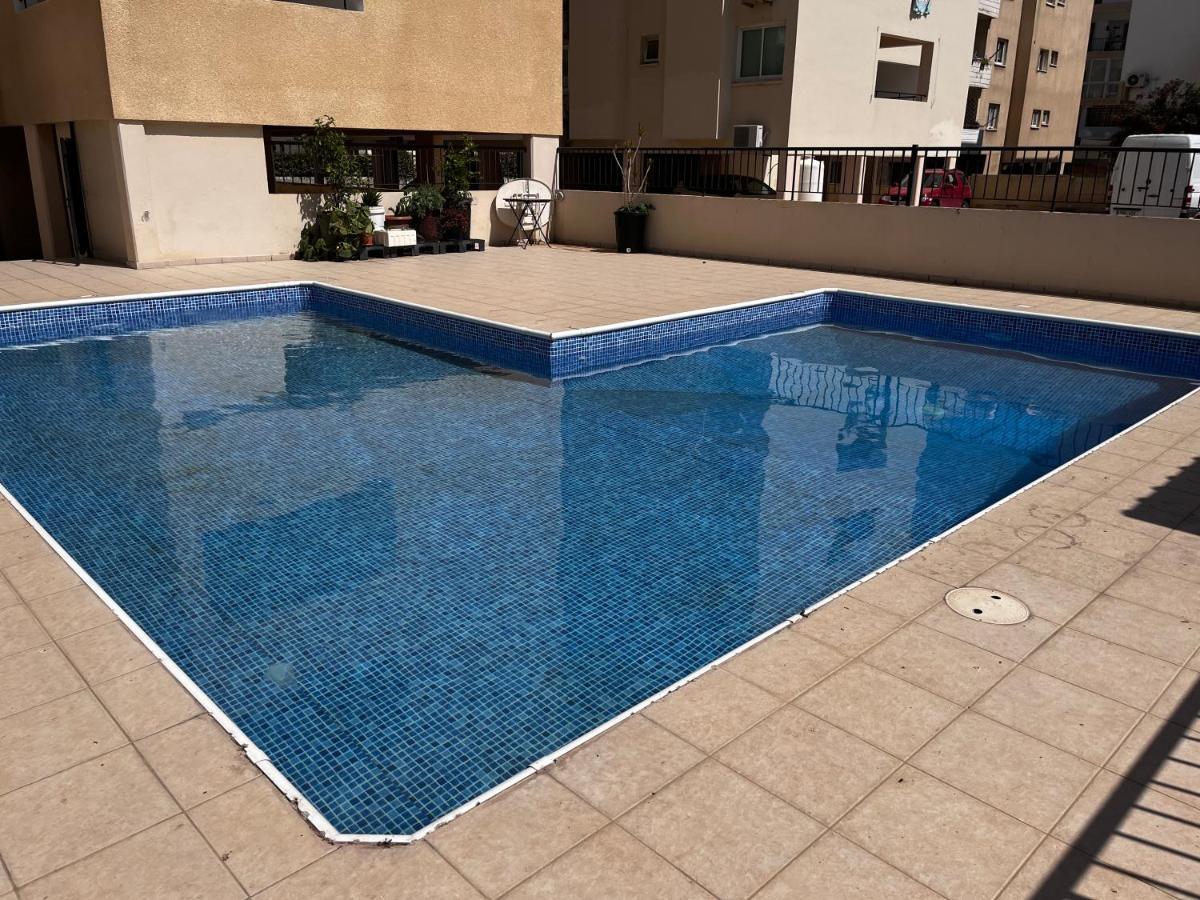 Makenzy Apartment Larnaca Exteriör bild